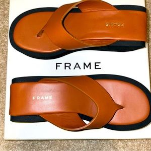 Frame Le Ocean Leather Flip Flops